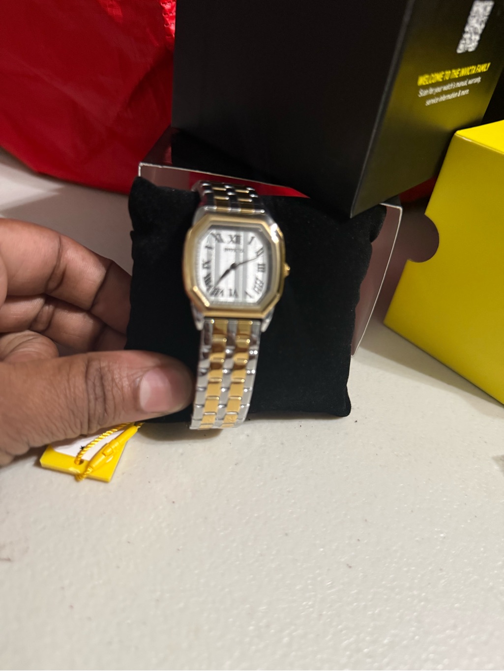 Invicta Bright Yellow Branded Watch Box Invicta Bright Yellow Branded Watch Box